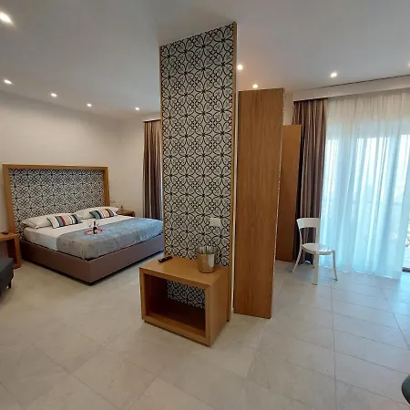 Mistral Luxury 게스트하우스 4*