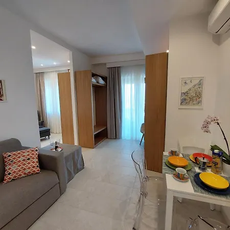 Mistral Luxury 게스트하우스 4*