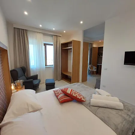 Mistral Luxury