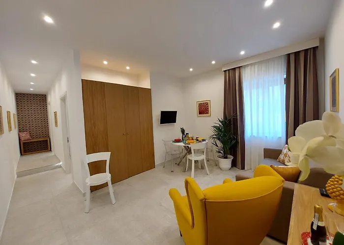 게스트하우스 Mistral Luxury 4*