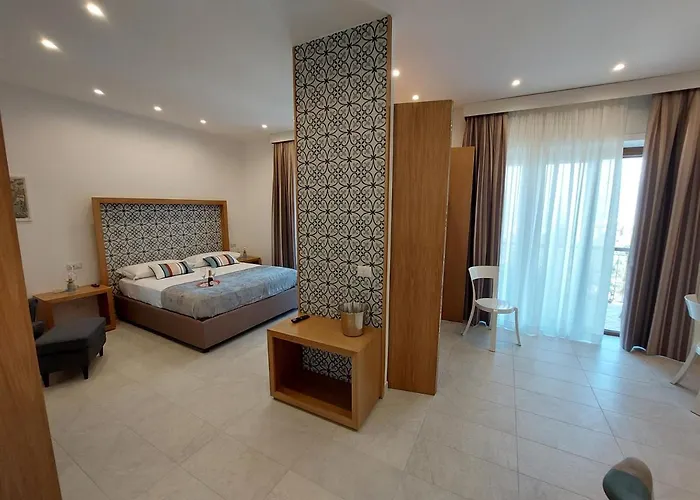 Mistral Luxury ゲストハウス 4*